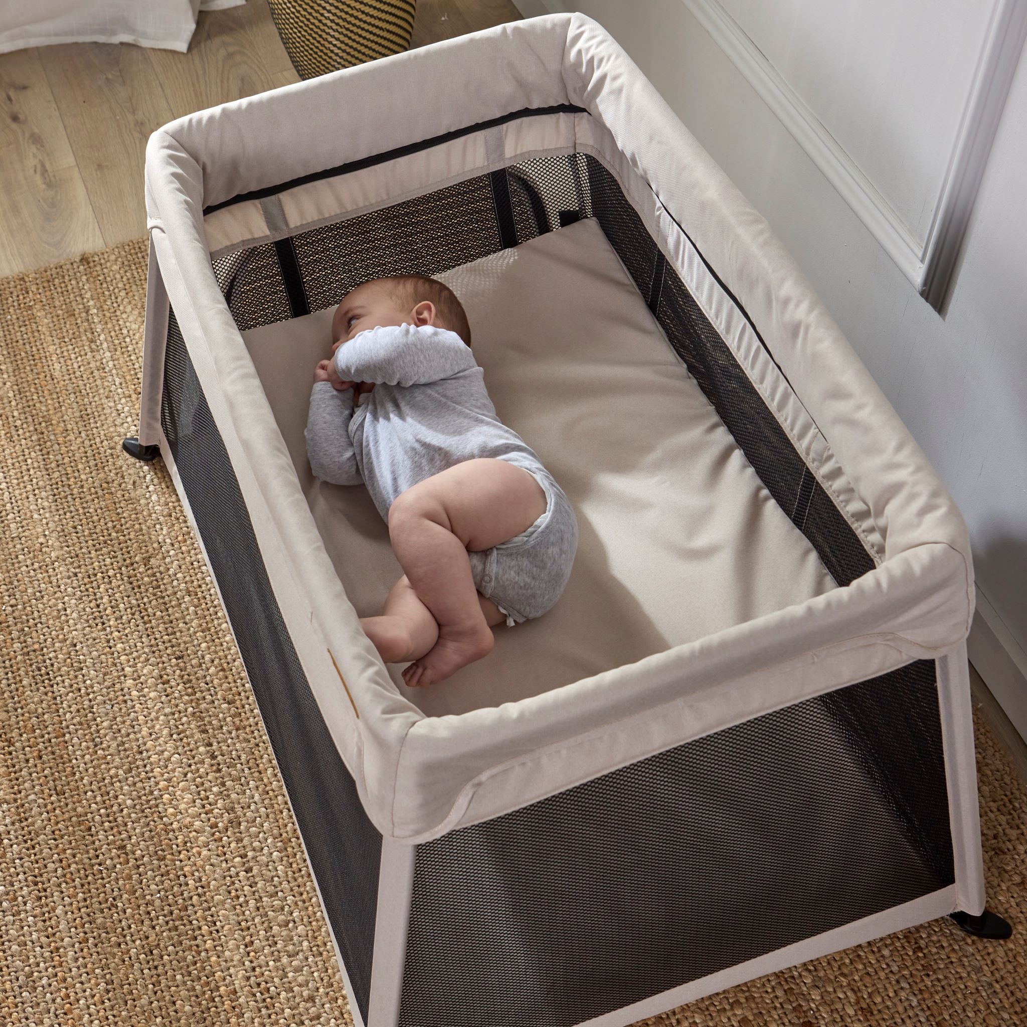 Air2 Travel Cot