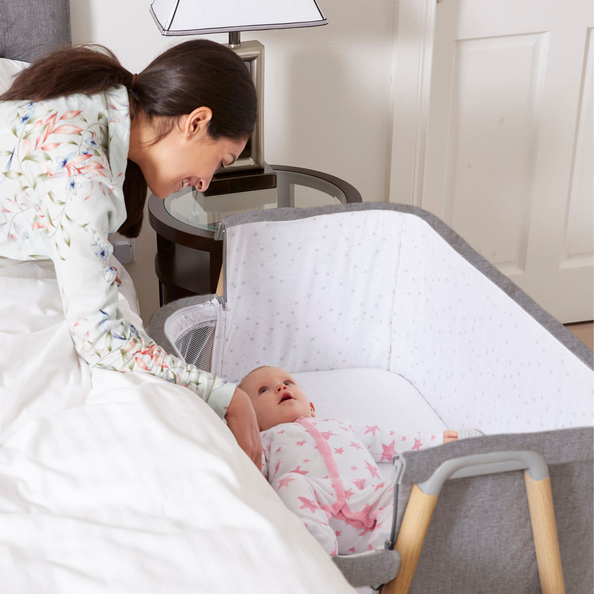 Night Night Bedside Crib, Sheets & Mattress Protector Bundle