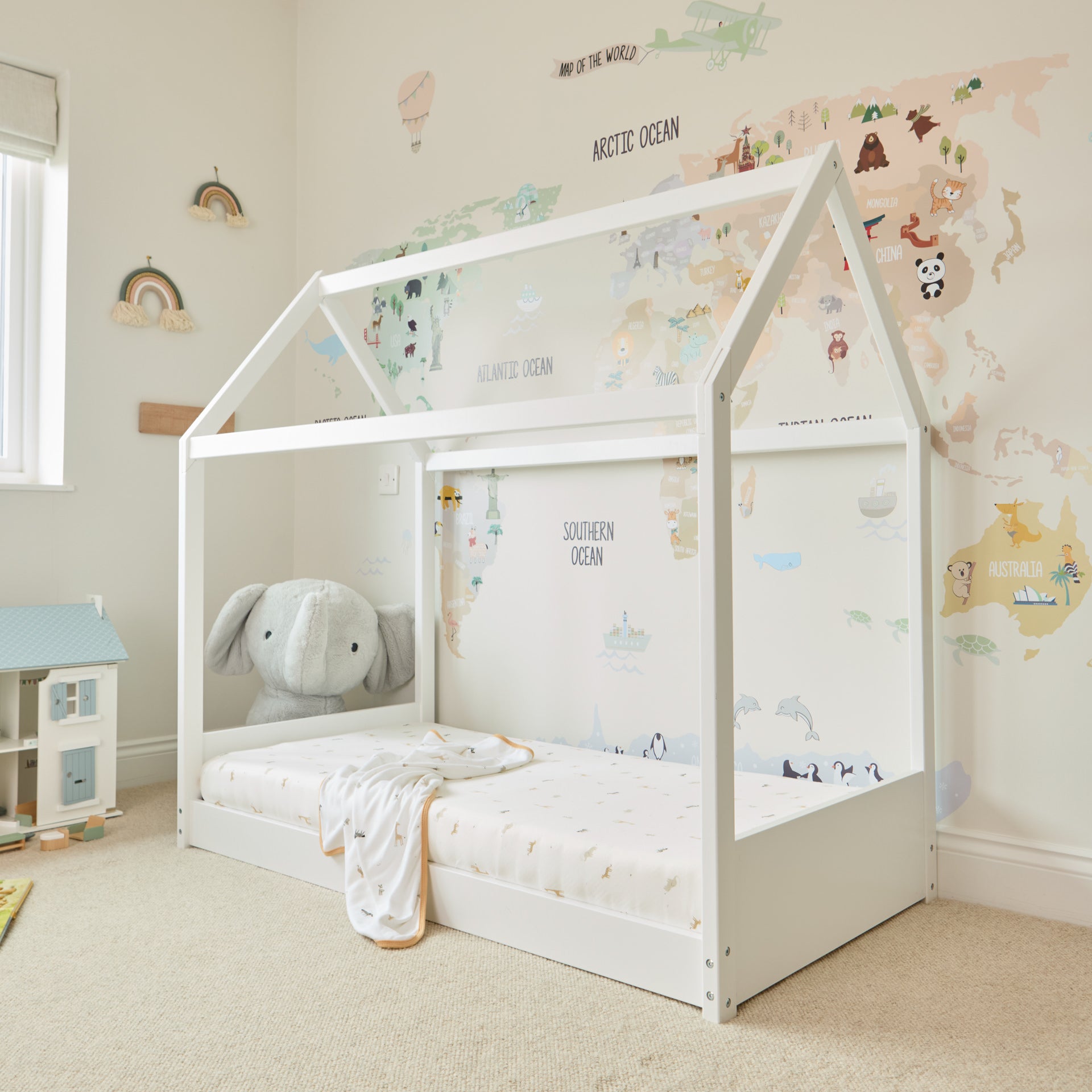 HUT Toddler Bed & Mattress Bundle