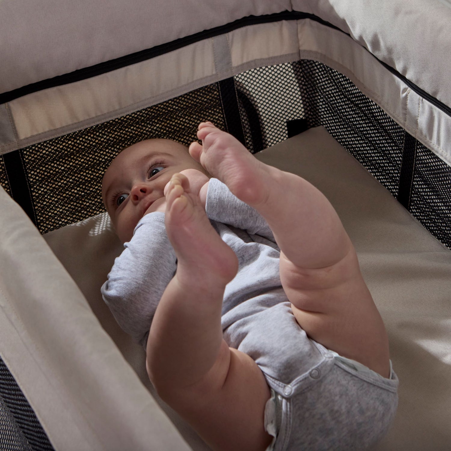 Air2 Travel Cot