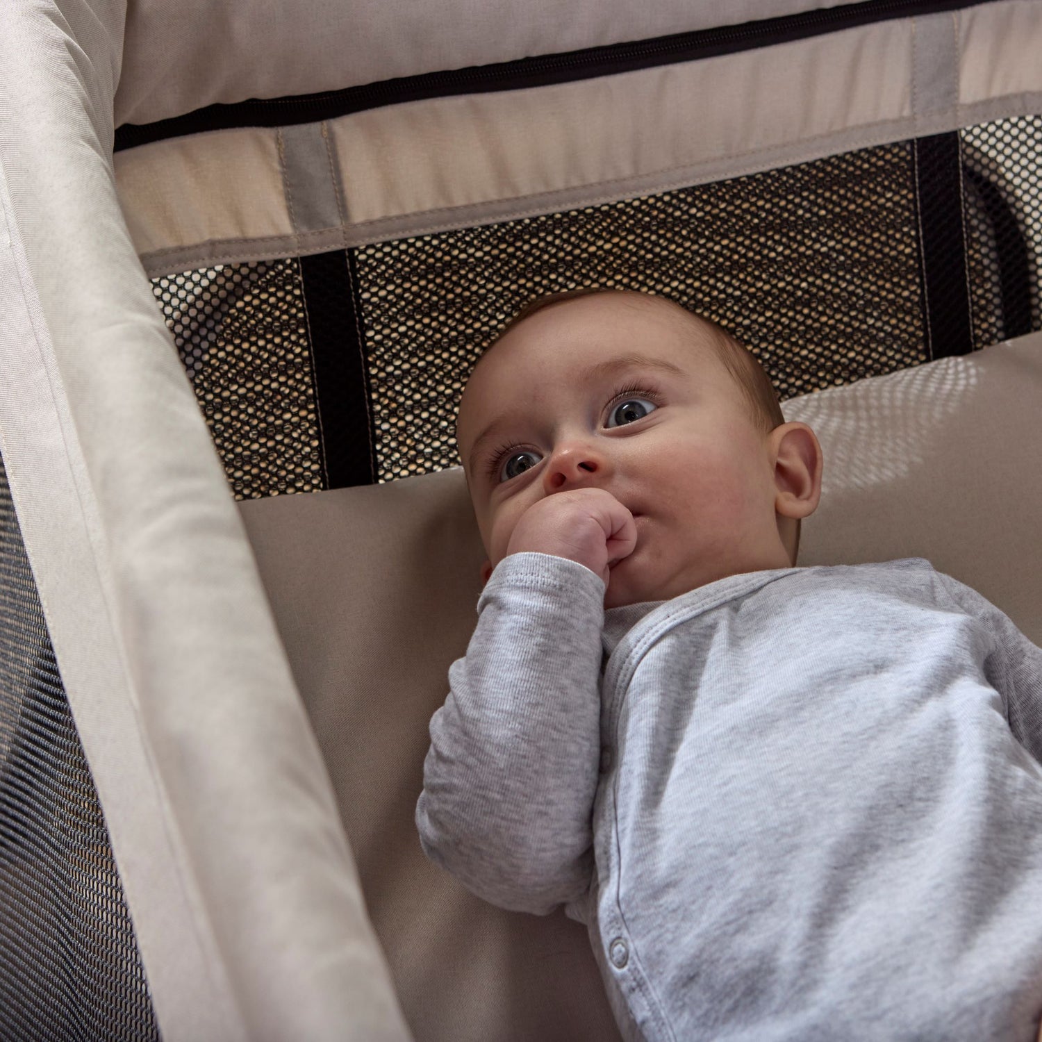 Air2 Travel Cot