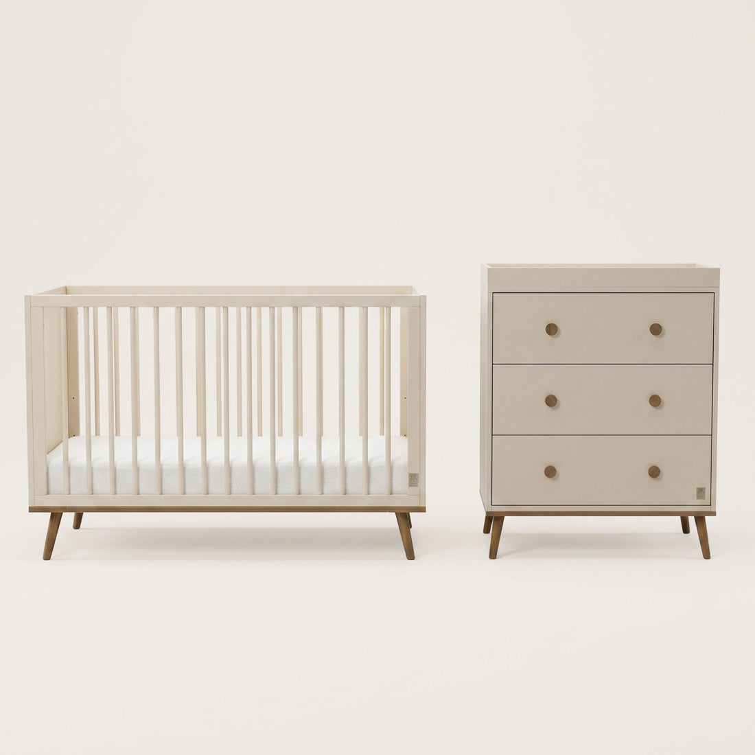Ollie Cot &amp; Chest of Drawers Bundle